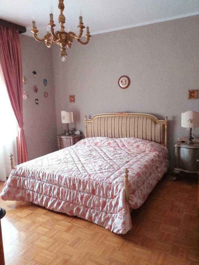 Отель La Montecchia House Montecchia di Crosara Экстерьер фото
